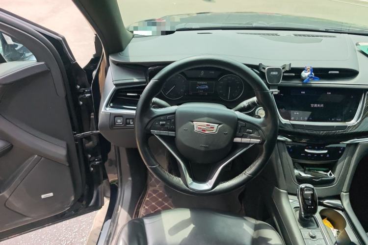 Used Cadillac XT6 2021 2.0T Six-Seater Four-Wheel-Drive Luxury Version Steering Wheel