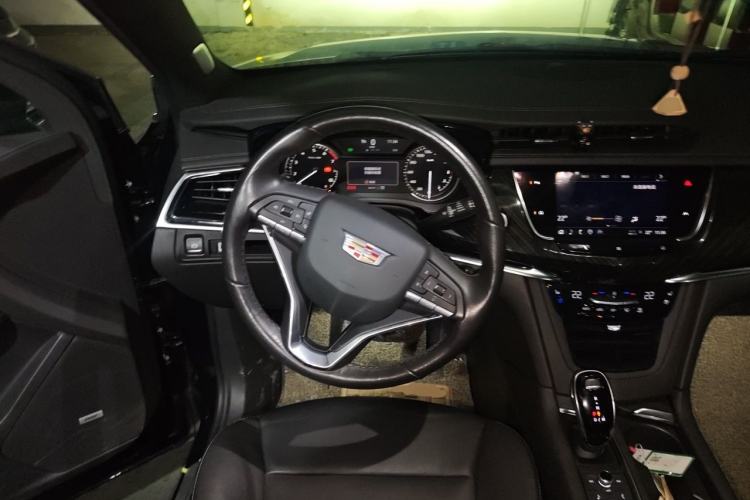 Used Cadillac XT6 2021 2.0T 7-Seater Four-Wheel Drive Luxury Version Steering Wheel