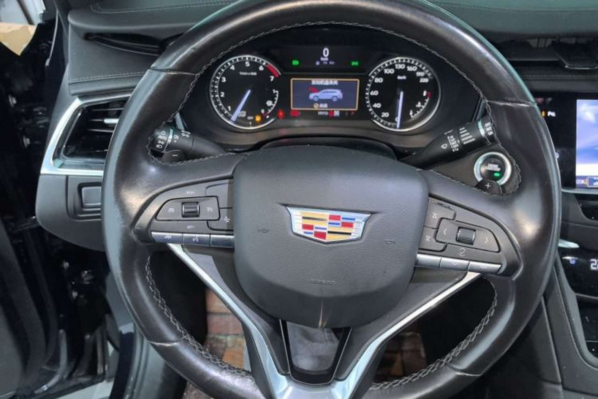 Used Cadillac XT6 2021 2.0T Six-Seater Four-Wheel-Drive Luxury Version Steering Wheel