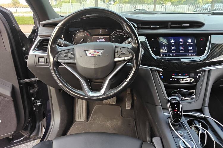 Used Cadillac XT6 2021 2.0T 7-Seater Four-Wheel Drive Luxury Version Steering Wheel