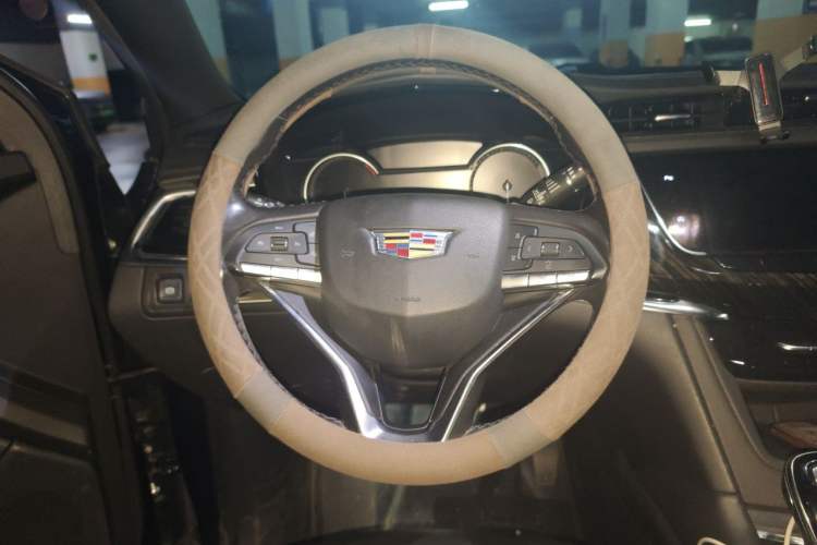 Used Cadillac XT6 2021 2.0T Six-Seater Four-Wheel-Drive Luxury Version Steering Wheel