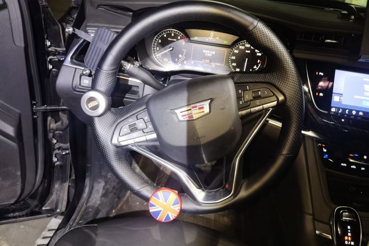 Used Cadillac XT6 2021 2.0T Six-Seater Four-Wheel-Drive Luxury Version Steering Wheel