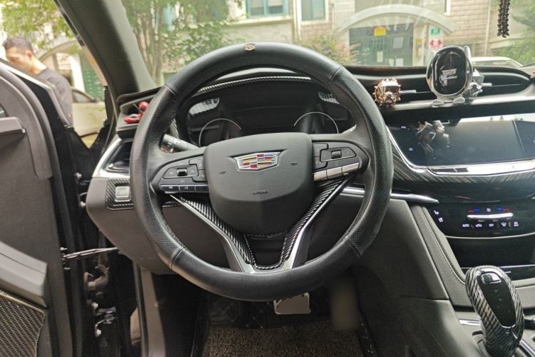 Used Cadillac XT6 2021 2.0T Six-Seater Four-Wheel-Drive Luxury Version Steering Wheel