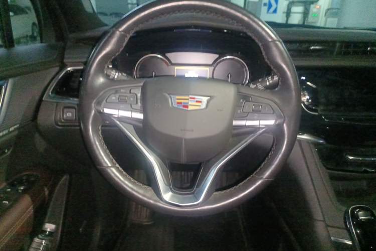 Used Cadillac XT6 2021 2.0T 7-Seater Four-Wheel Drive Luxury Version Steering Wheel
