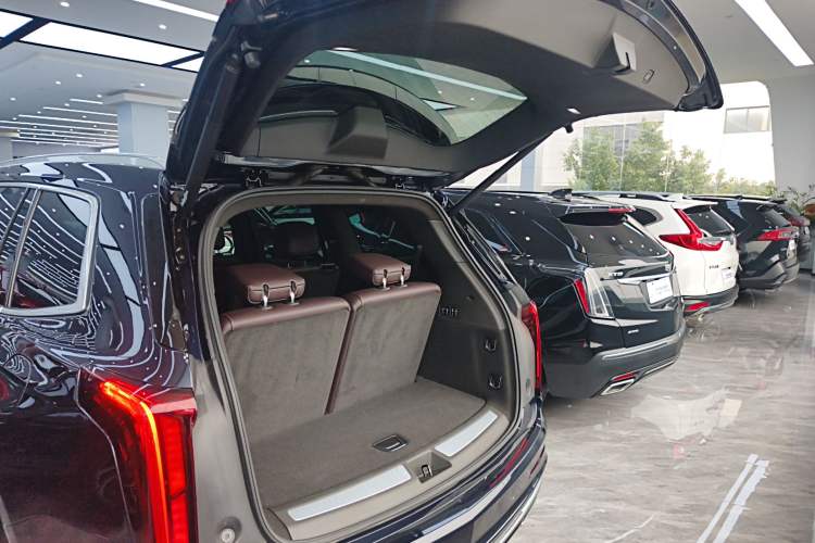 Used Cadillac XT6 2021 2.0T 6-Seater Two-Wheel Drive Luxury Version Trunk