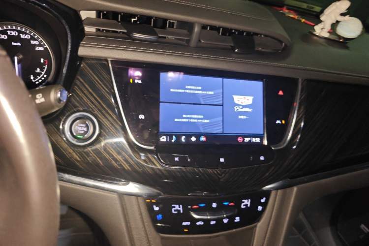 Used Cadillac XT6 2021 28T Six-Seater Four-Wheel-Drive Luxury Sport Model Audio And AC Panel