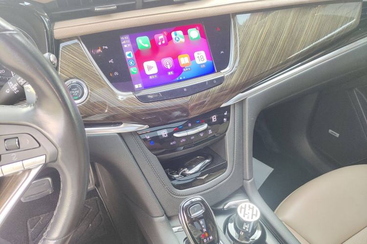 Used Cadillac XT6 2021 2.0T Six-Seater Four-Wheel-Drive Platinum Edition Audio And AC Panel
