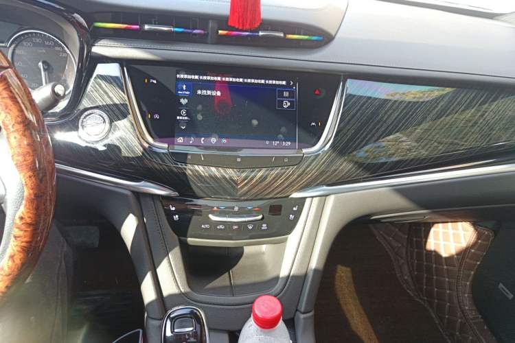 Used Cadillac XT6 2021 2.0T 7-Seater Four-Wheel Drive Luxury Version Audio And AC Panel