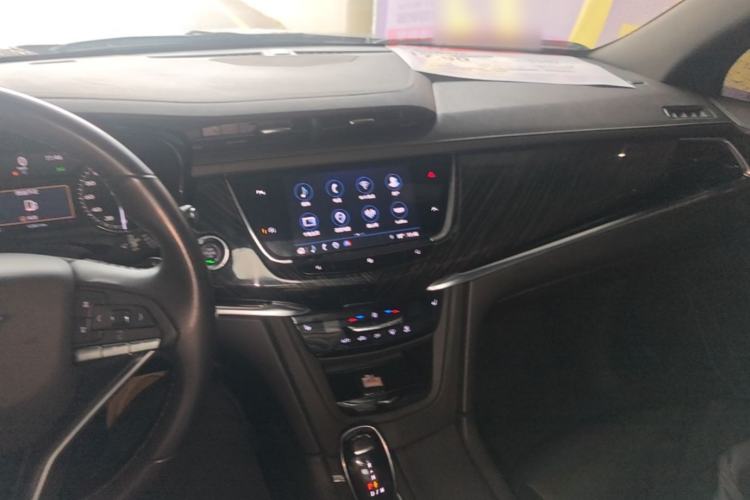 Used Cadillac XT6 2021 2.0T 7-Seater Two-Wheel-Drive Luxury Version Center Console