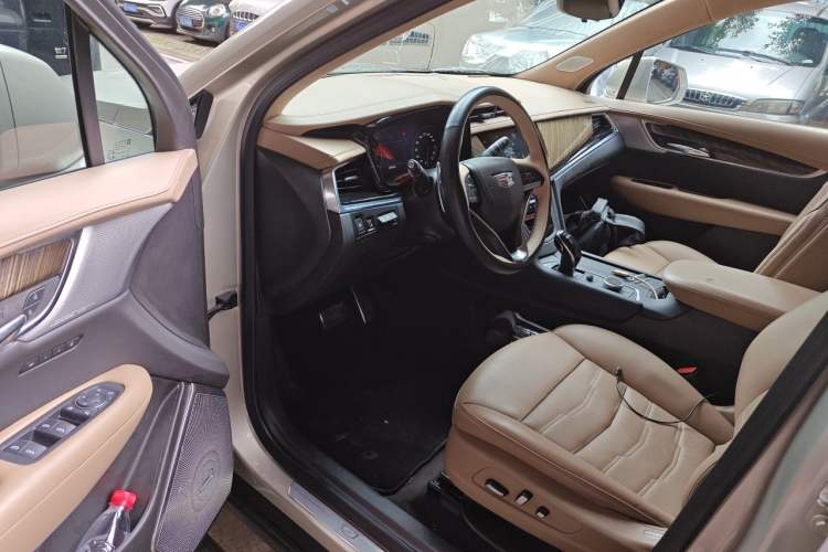Used Cadillac XT6 2021 2.0T Six-Seater Four-Wheel-Drive Platinum Edition Driver Seat