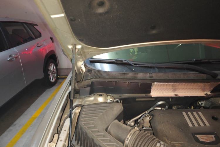 Used Cadillac XT6 2021 28T Six-Seater Four-Wheel-Drive Luxury Sport Model Engine Bay Right