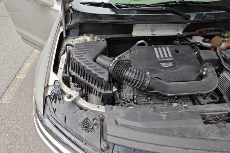 Used Cadillac XT6 2021 2.0T Six-Seater Four-Wheel-Drive Platinum Edition Engine Bay Right