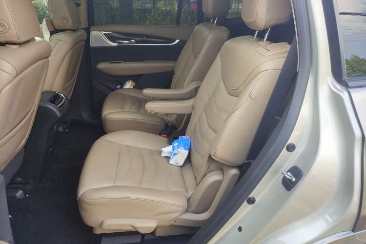 Used Cadillac XT6 2021 2.0T Six-Seater Four-Wheel-Drive Platinum Edition Interior 4