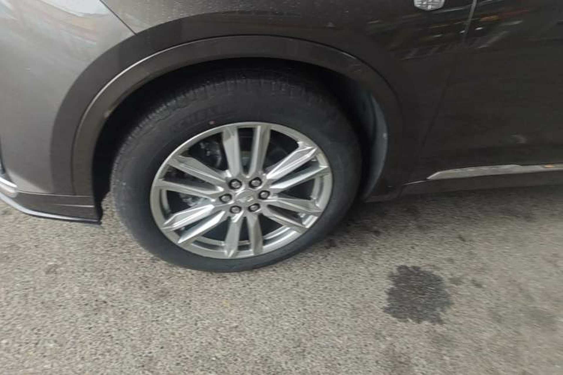 Used Cadillac XT6 2021 2.0T 7-Seater Two-Wheel-Drive Luxury Version Left Front Wheel Hub