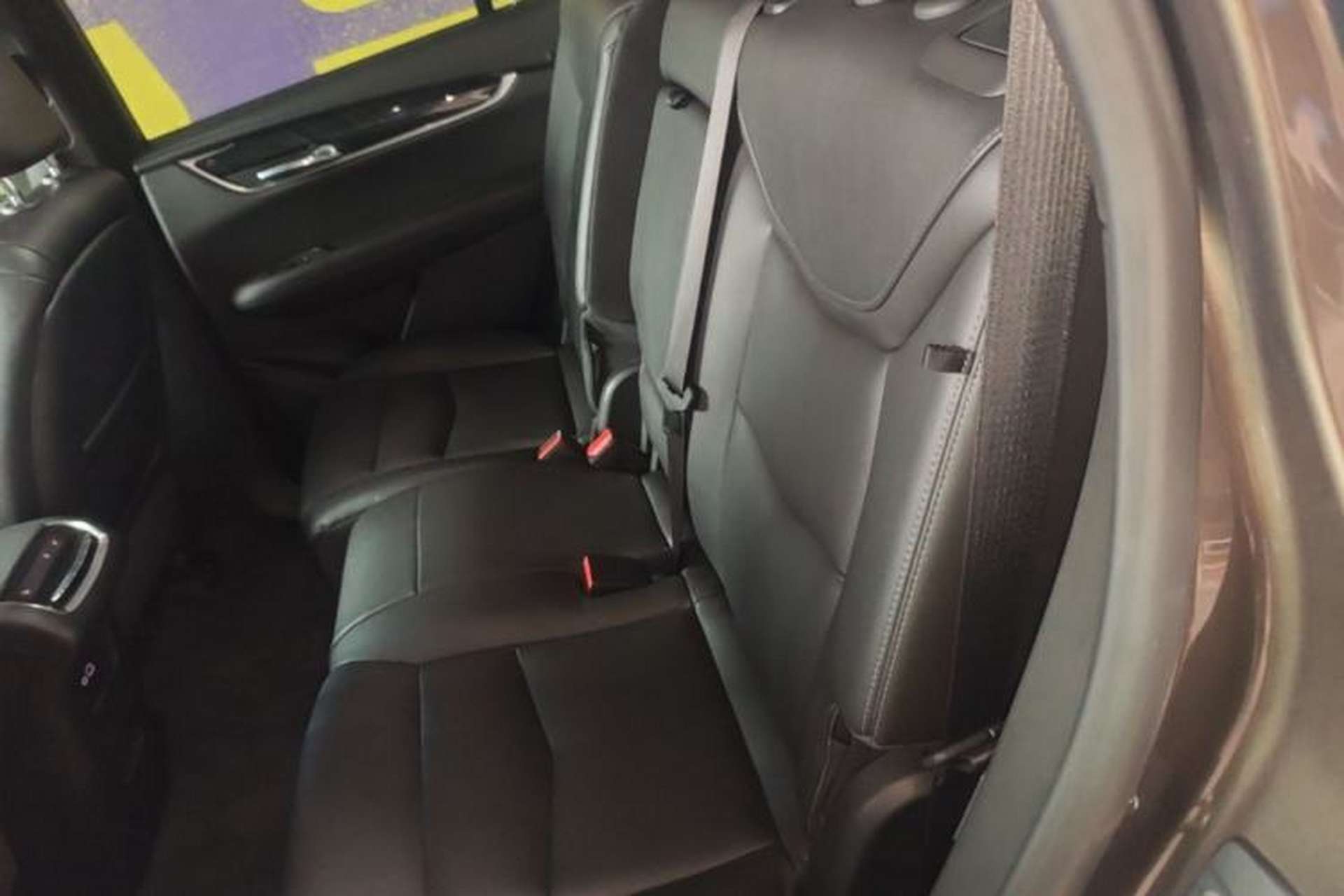 Used Cadillac XT6 2021 2.0T 7-Seater Two-Wheel-Drive Luxury Version Left Rear Seat