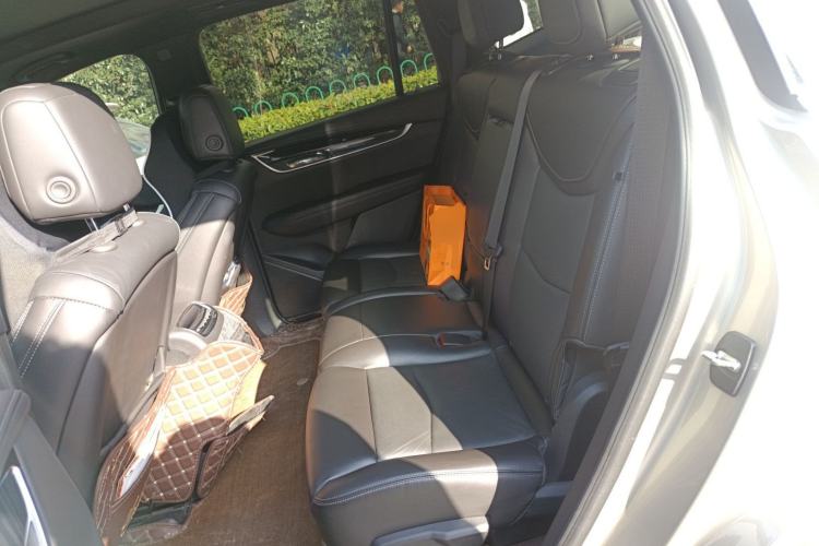 Used Cadillac XT6 2021 2.0T 7-Seater Four-Wheel Drive Luxury Version Left Rear Seat