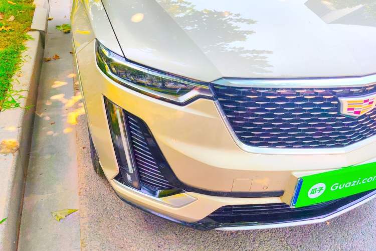 Used Cadillac XT6 2021 2.0T Six-Seater Four-Wheel-Drive Luxury Version Right Front Headlight