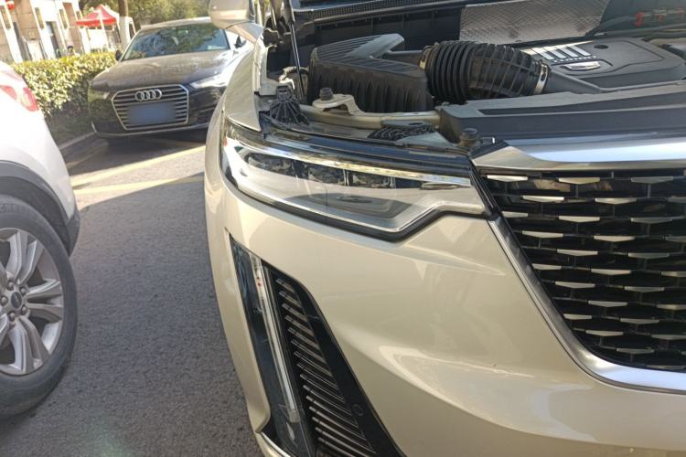 Used Cadillac XT6 2021 2.0T 7-Seater Four-Wheel Drive Luxury Version Right Front Headlight