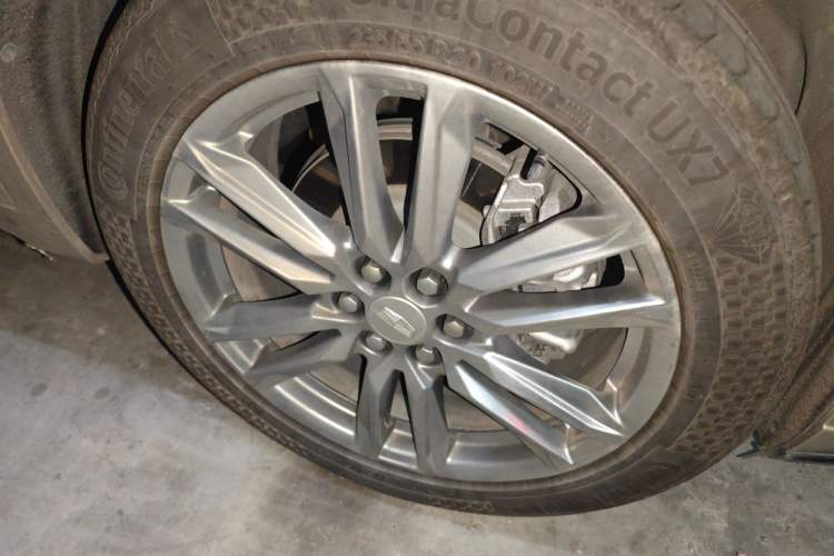 Used Cadillac XT6 2021 28T Six-Seater Four-Wheel-Drive Luxury Sport Model Right Front Wheel Hub