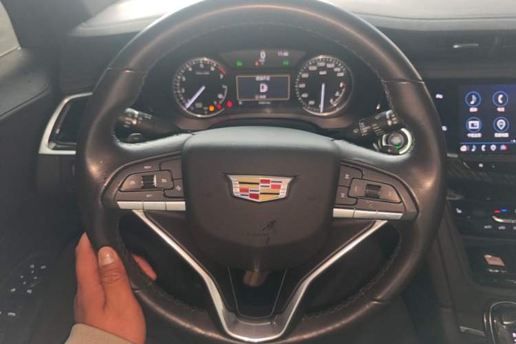 Used Cadillac XT6 2021 2.0T 7-Seater Two-Wheel-Drive Luxury Version Steering Wheel