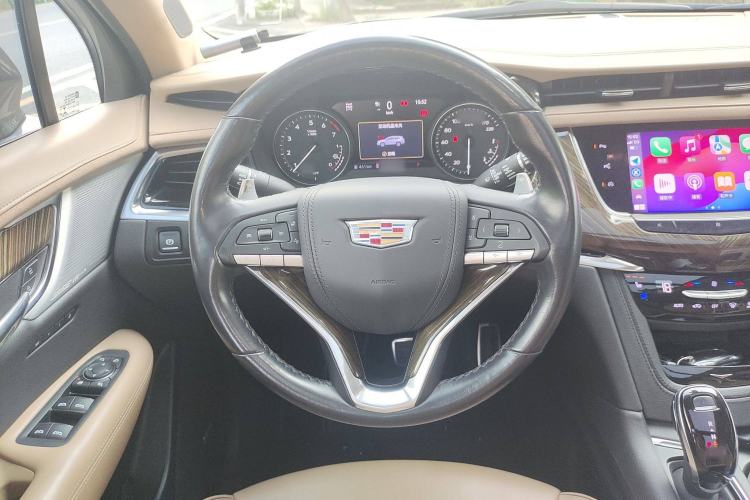 Used Cadillac XT6 2021 2.0T Six-Seater Four-Wheel-Drive Platinum Edition Steering Wheel