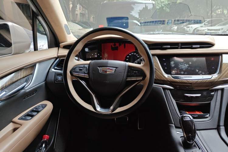 Used Cadillac XT6 2021 2.0T Six-Seater Four-Wheel-Drive Platinum Edition Steering Wheel
