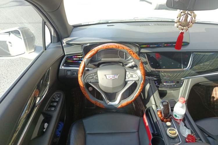 Used Cadillac XT6 2021 2.0T 7-Seater Four-Wheel Drive Luxury Version Steering Wheel