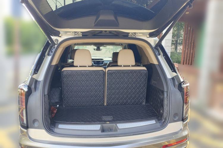 Used Cadillac XT6 2021 2.0T Six-Seater Four-Wheel-Drive Platinum Edition Trunk