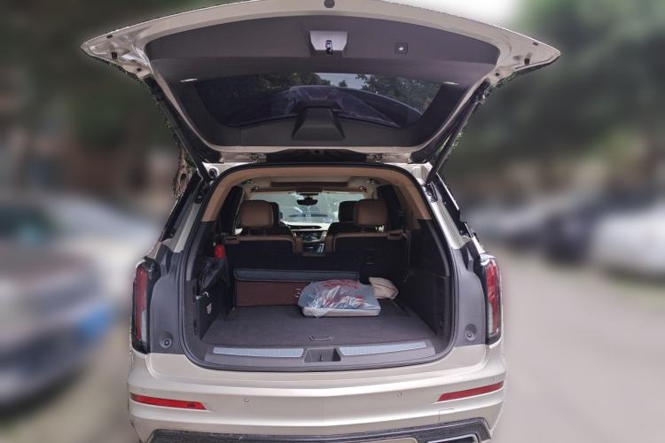 Used Cadillac XT6 2021 2.0T Six-Seater Four-Wheel-Drive Platinum Edition Trunk