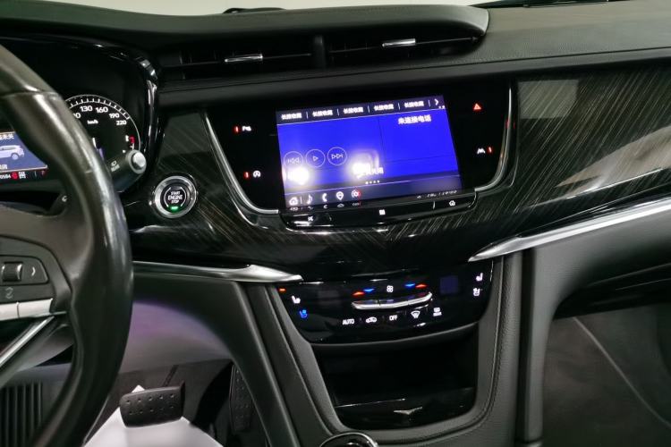 Used Cadillac XT6 2021 2.0T 7-Seater Four-Wheel Drive Luxury Version Audio And AC Panel