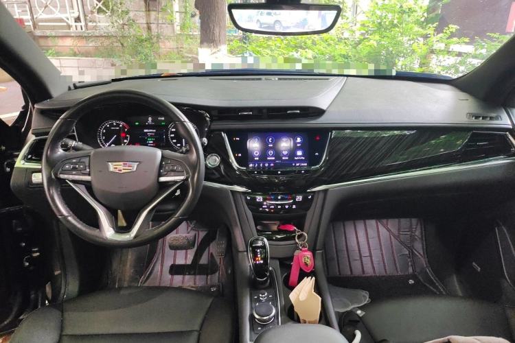 Used Cadillac XT6 2021 2.0T 6-Seater Two-Wheel Drive Luxury Version Center Console