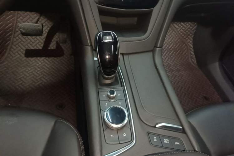 Used Cadillac XT6 2021 28T Six-Seater Four-Wheel-Drive Luxury Version Gear Lever