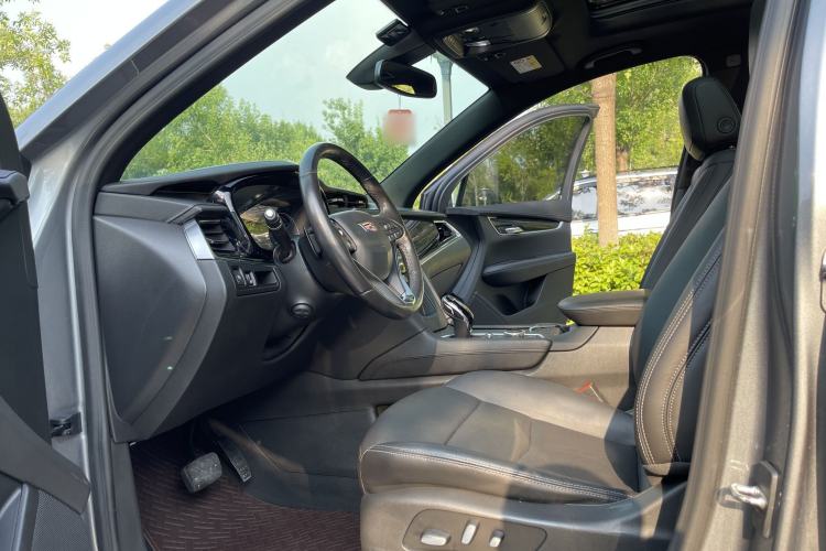 Used Cadillac XT6 2021 28T Six-Seater Four-Wheel-Drive Luxury Version Interior 4