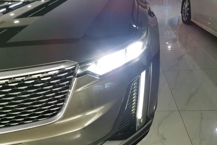 Used Cadillac XT6 2021 2.0T 7-Seater Four-Wheel Drive Luxury Version Left Front Headlight