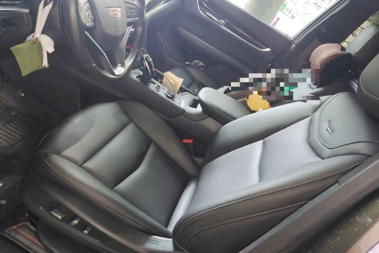 Used Cadillac XT6 2021 2.0T 6-Seater Two-Wheel Drive Luxury Version Left Front Seat