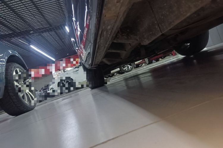 Used Cadillac XT6 2021 28T Six-Seater Four-Wheel-Drive Luxury Version Left Side Sill