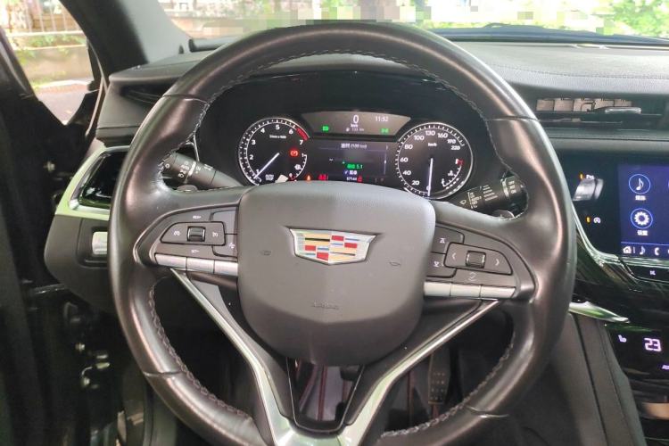Used Cadillac XT6 2021 2.0T 6-Seater Two-Wheel Drive Luxury Version Steering Wheel