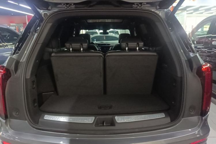 Used Cadillac XT6 2021 28T Six-Seater Four-Wheel-Drive Luxury Version Trunk