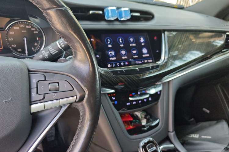 Used Cadillac XT6 2021 2.0T 7-Seater Four-Wheel Drive Luxury Version Audio And AC Panel