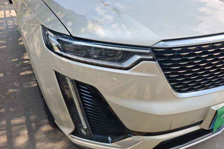 Used Cadillac XT6 2021 2.0T 7-Seater Four-Wheel Drive Luxury Version Right Front Headlight