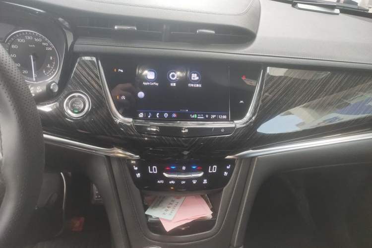 Used Cadillac XT6 2021 2.0T 7-Seater Four-Wheel Drive Luxury Version Audio And AC Panel