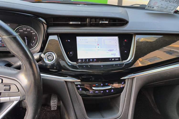 Used Cadillac XT6 2021 2.0T Six-Seater Four-Wheel-Drive Luxury Version Audio And AC Panel