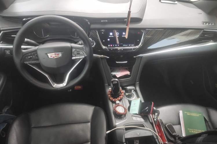 Used Cadillac XT6 2021 2.0T 7-Seater Four-Wheel Drive Luxury Version Center Console