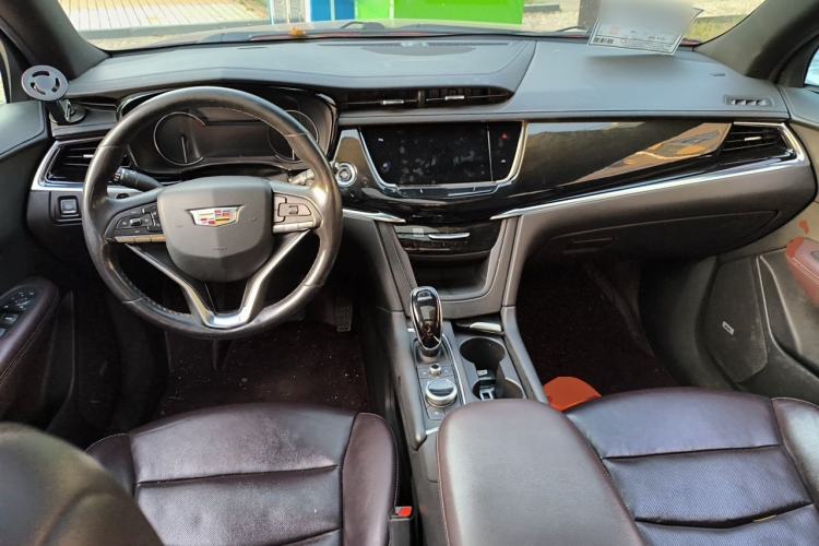 Used Cadillac XT6 2021 2.0T Six-Seater Four-Wheel-Drive Luxury Version Center Console