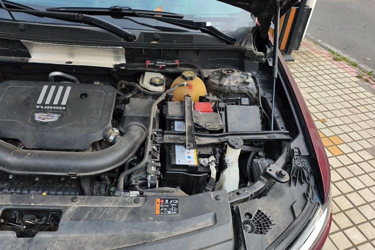 Used Cadillac XT6 2021 2.0T Six-Seater Four-Wheel-Drive Luxury Version Engine Bay Left