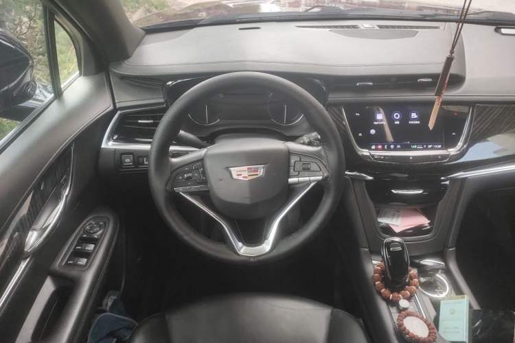 Used Cadillac XT6 2021 2.0T 7-Seater Four-Wheel Drive Luxury Version Steering Wheel