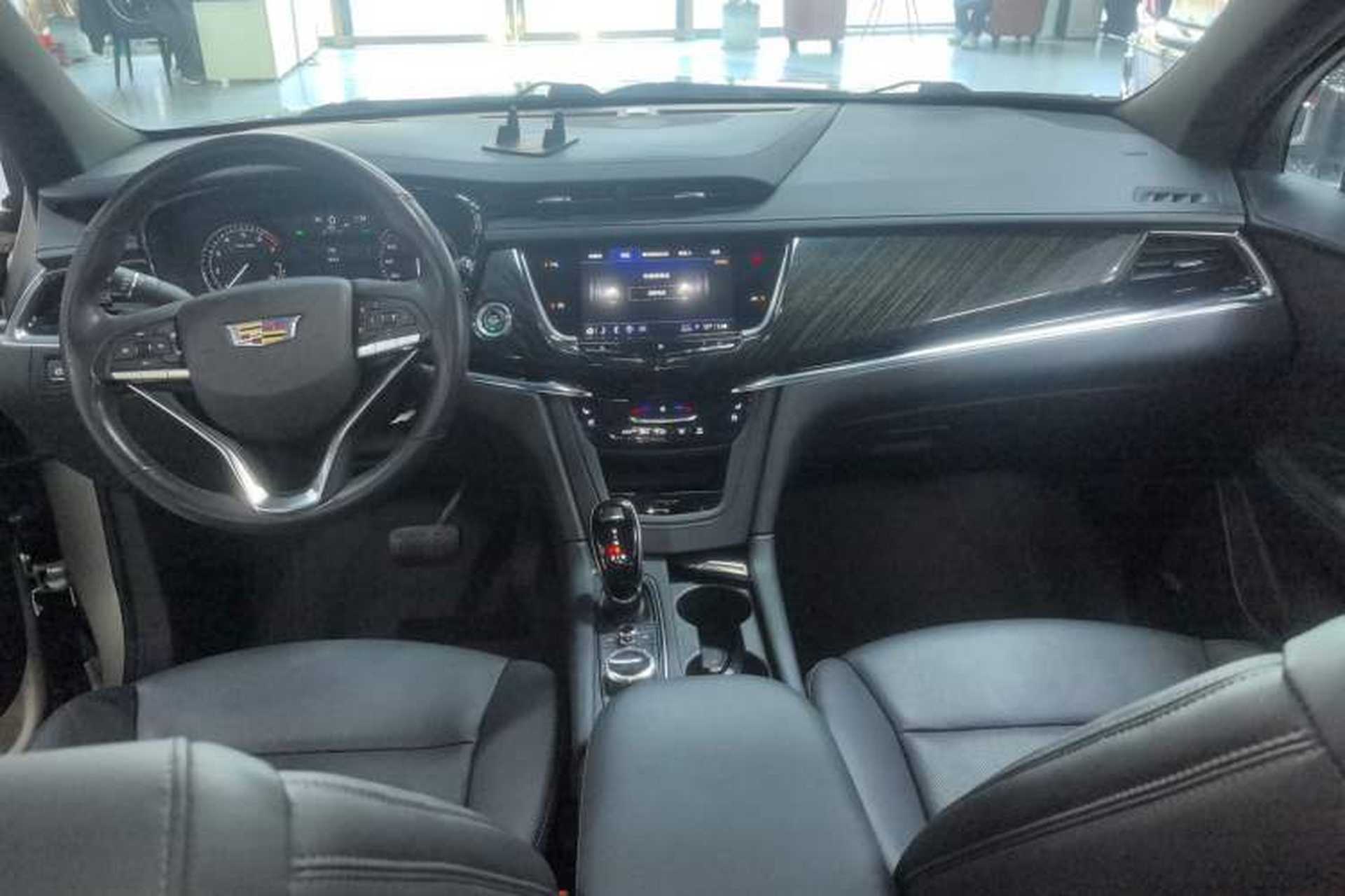 Used Cadillac XT6 2021 2.0T Six-Seater Four-Wheel-Drive Luxury Version Center Console