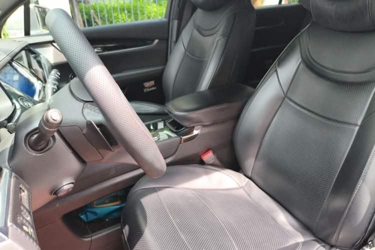 Used Cadillac XT6 2021 28T Six-Seater Luxury Version Left Front Seat