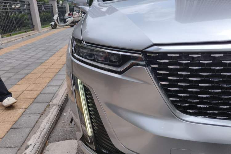 Used Cadillac XT6 2021 28T Six-Seater Luxury Version Right Front Headlight
