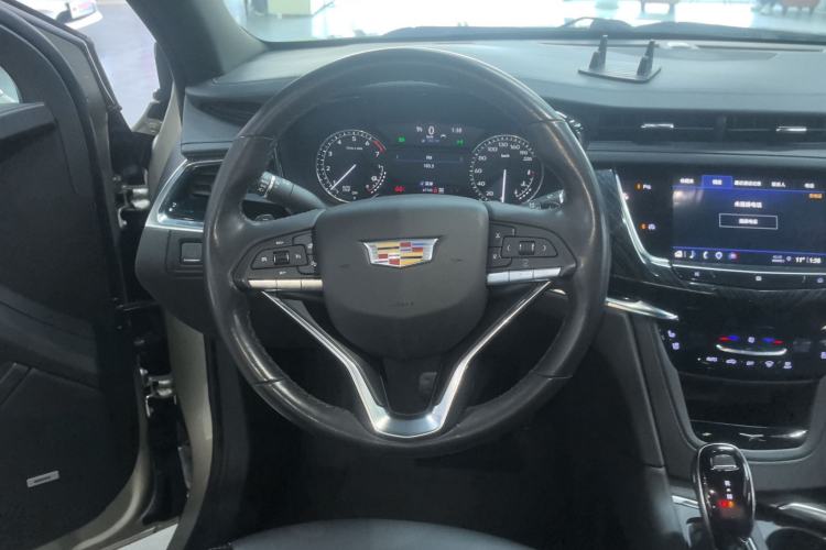 Used Cadillac XT6 2021 2.0T Six-Seater Four-Wheel-Drive Luxury Version Steering Wheel